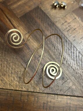 Ethnic Spiral Upper Arm Bracelet Hollow Out Cuff Bracelets Bangles Women Jewelry